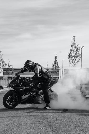 Wie lange hält ein Reifen einem Burnout stand - Motorrad